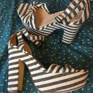 Striped High Heel Sandel 11